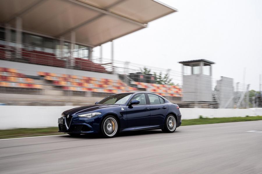  Alfa Romeo Giulia Quadrifoglio (952) 2017 года  (CN) (фото 1 из 12)
